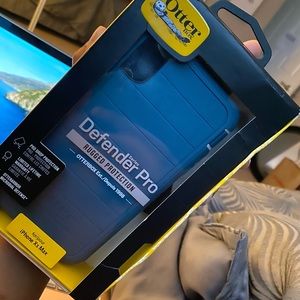 iPhone XS Max Otterbox case